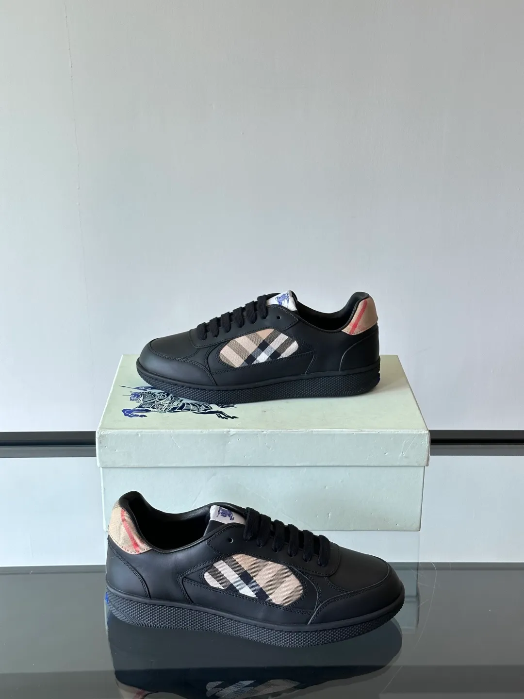 Men's shoes 💰p420 "Burberr＊" men's classic low-top sneakers, reinterpreted with Vintage retro plaid cotton and cowhide materials, decorated with a new brand logo. First-layer sheepskin lining, embossed Burberry lettering logo on the heel, T men's shoes 💰pU original outsole! Code number 38-44 (45 customized)